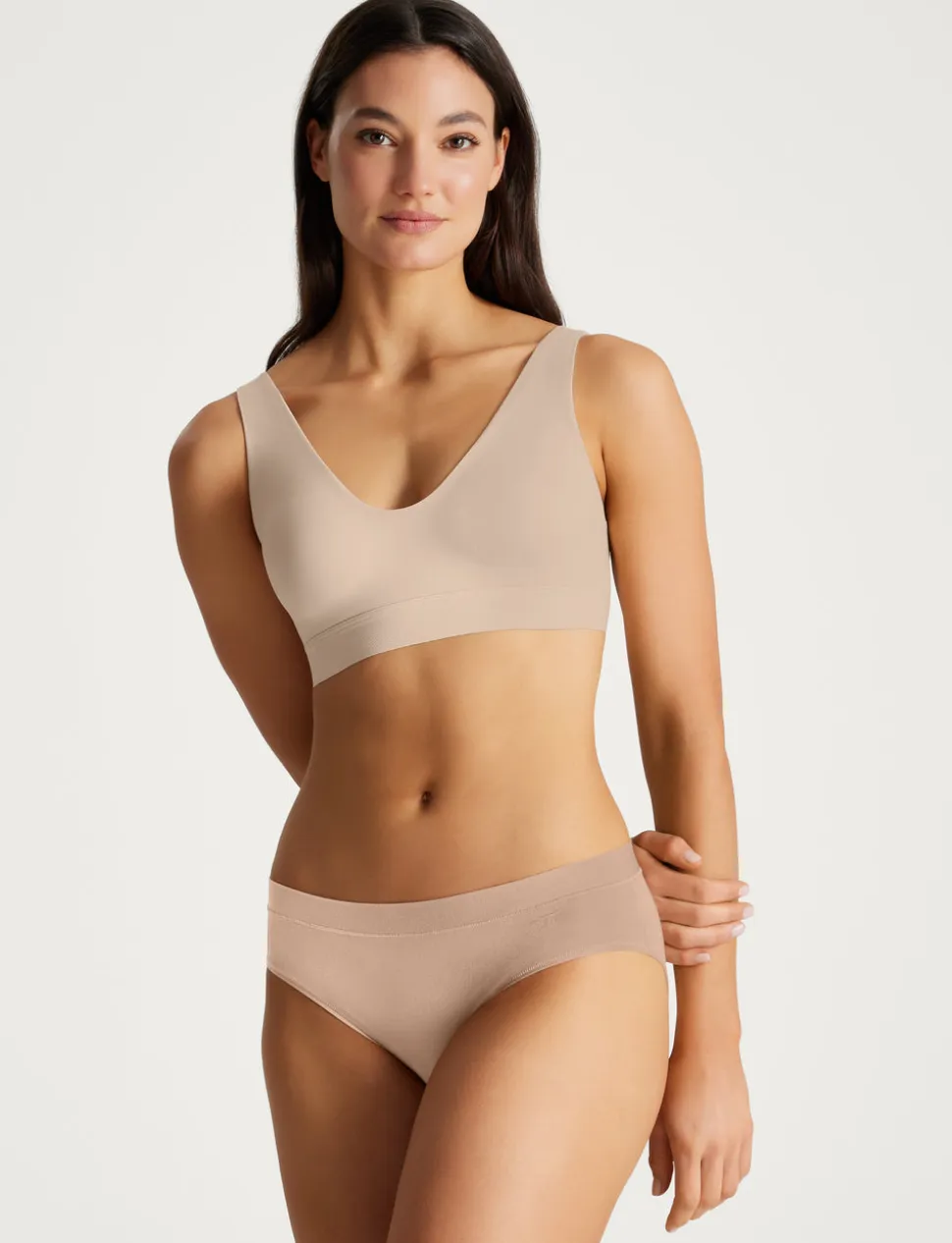 Second Skin Pullover V-Neck Bra