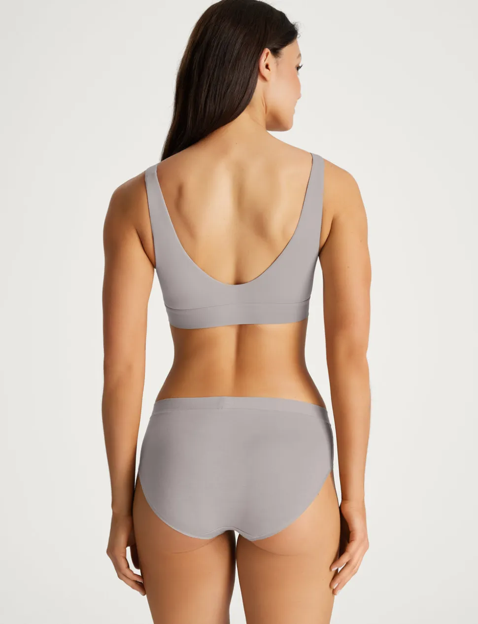 Second Skin Pullover V-Neck Bra