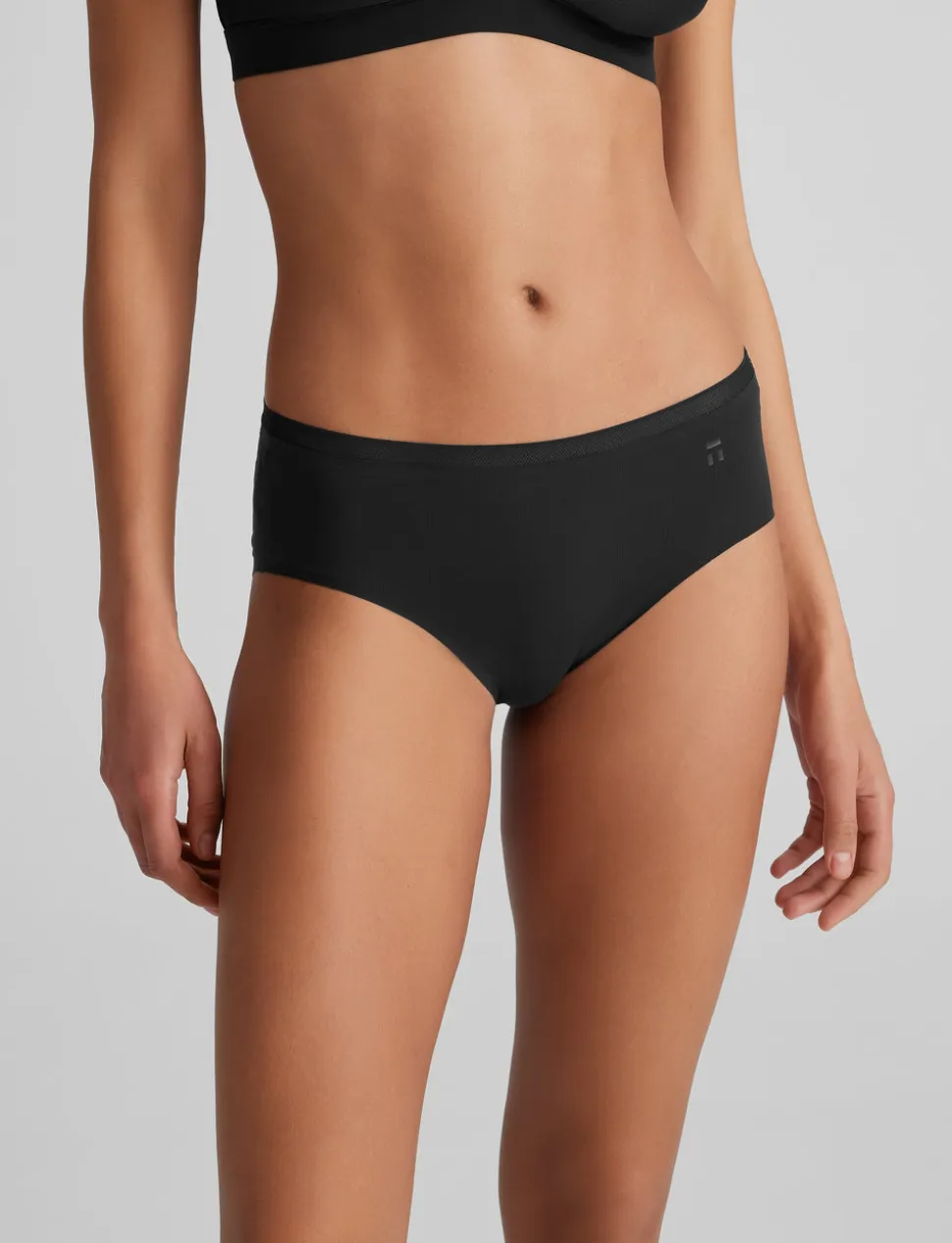 Women's Air Brief