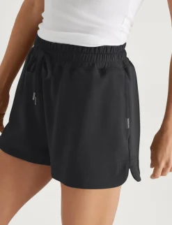 Women's Luxe Traveler Knit Mid-Rise Short