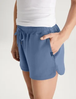 Women's Luxe Traveler Knit Mid-Rise Short