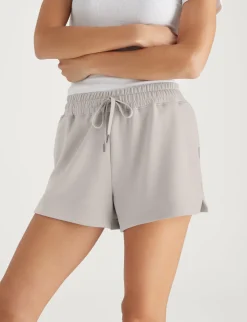 Women's Luxe Traveler Knit Mid-Rise Short
