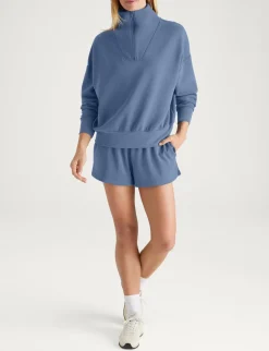 Women's Luxe Traveler Knit Mid-Rise Short