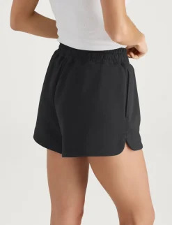 Women's Luxe Traveler Knit Mid-Rise Short