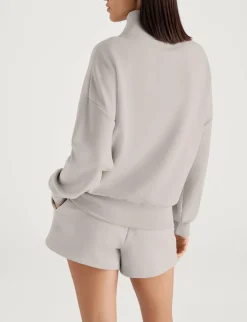 Women's Luxe Traveler Knit Mid-Rise Short