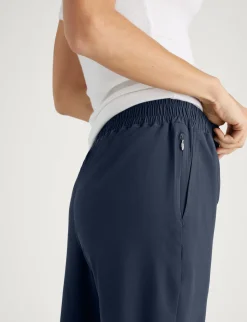 Women's Luxe Traveler Woven Pant