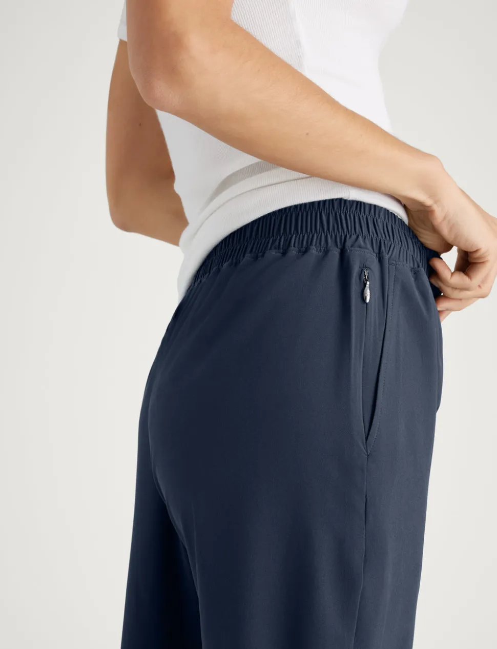 Women's Luxe Traveler Woven Pant