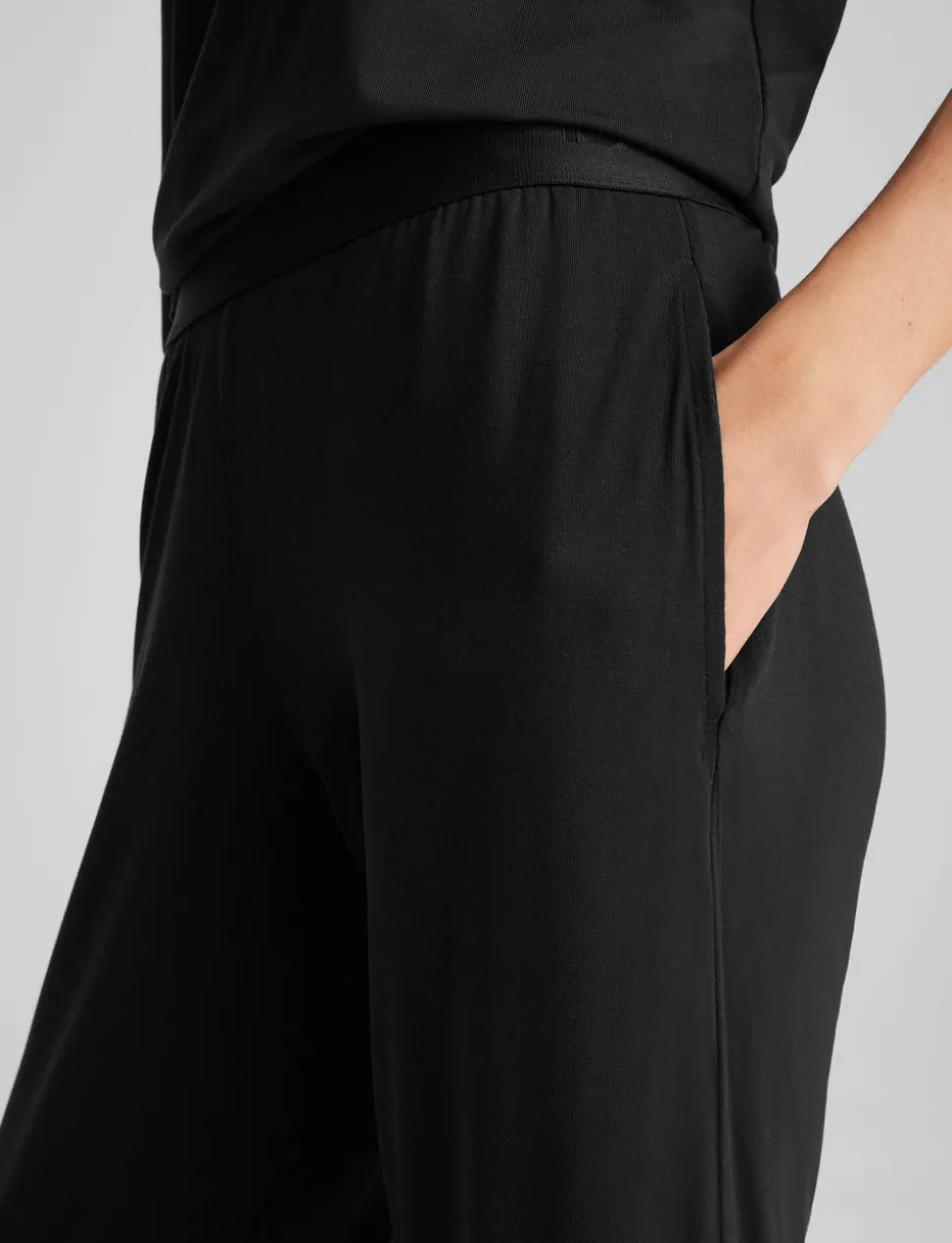 Women's Second Skin Sleep Pocket Tee