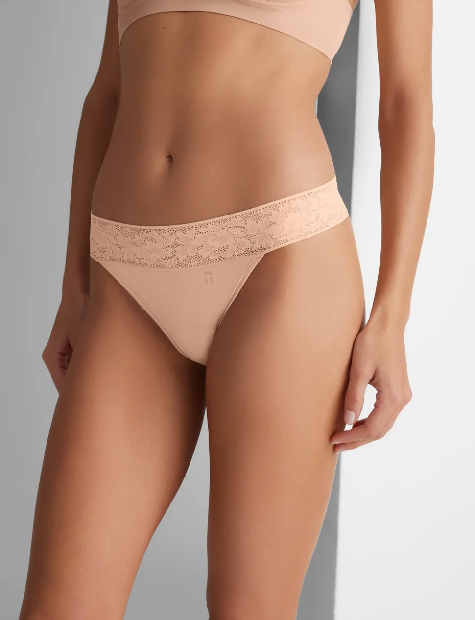 Women's Second Skin Thong, Lace Waist